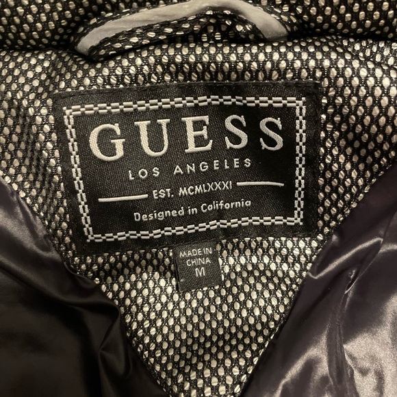 Manteau D’hiver Guess winter coat, taille medium size - Picture 4 of 4